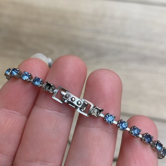 Vintage Blue Rhinestone Parure - Picture 8 of 10